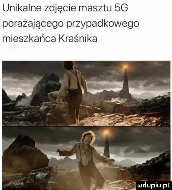 unikalne zdjęcie masztu bg porażającego przypadkowego mieszkańca kraśnika