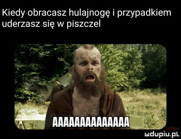 kiedy obracasz hulajnogę i przypadkiem uderzasz się w piszczel