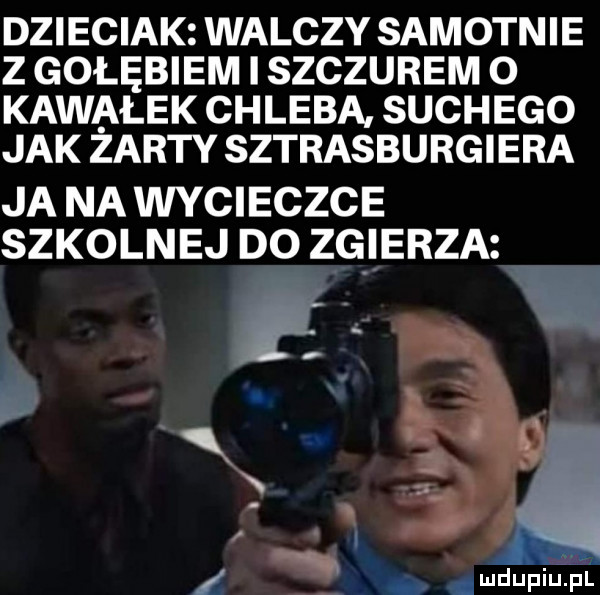 dzieciak walczy samotnie z gołębiem i szczurem o kawałek chleba suchego jak zarty sztrasburgiera ja na wycieczce szkolnej do zg ierza. z wdupiu l