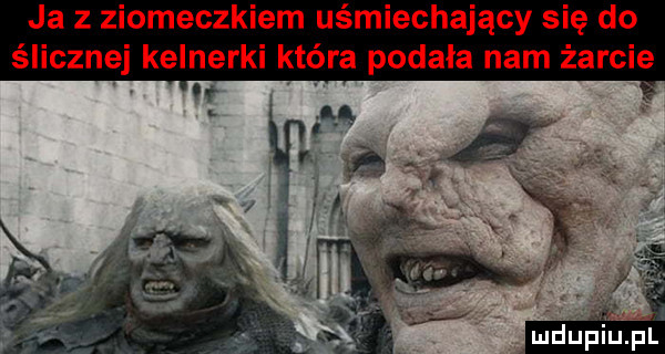 ja z ziomeczkiem uśmiechający się do ślicznej kelnerki która podała nam żarcie. n