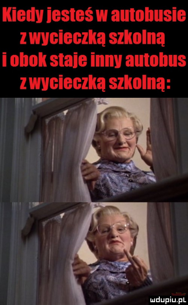 kiedv iesteś w autobusie z wycieczką szkolna i nlmk stade innu autobus z wycieczką szkolna i r