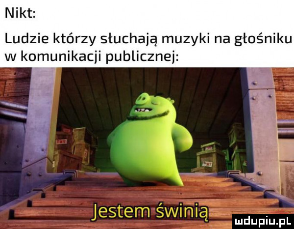 nikt ludzie którzy słuchają muzyki na głośniku w komunikacji publicznej
