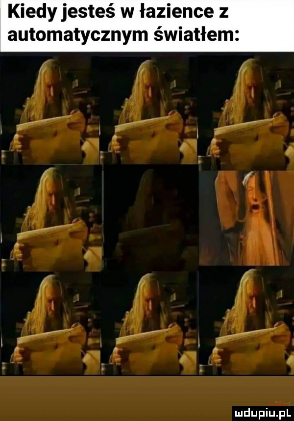kiedy jesteś w łazience z automatycznym światłem
