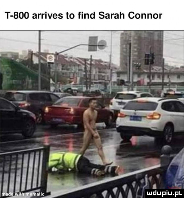 t     arrives to fond sarah connor