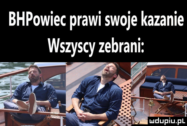 bhpowiec prawi swoje kazanie wszyscy zebrani