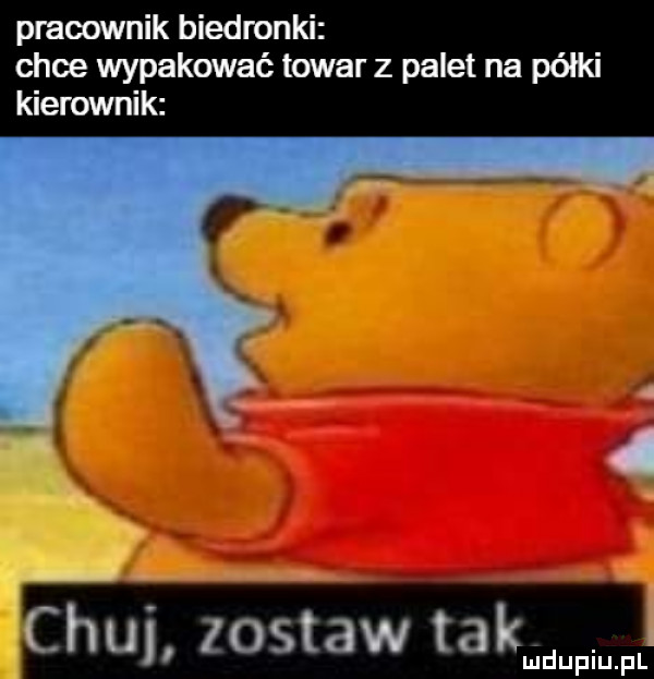 pracownik biedronki chce wypakować towar z palet na półki kierownik czui zostaw tak