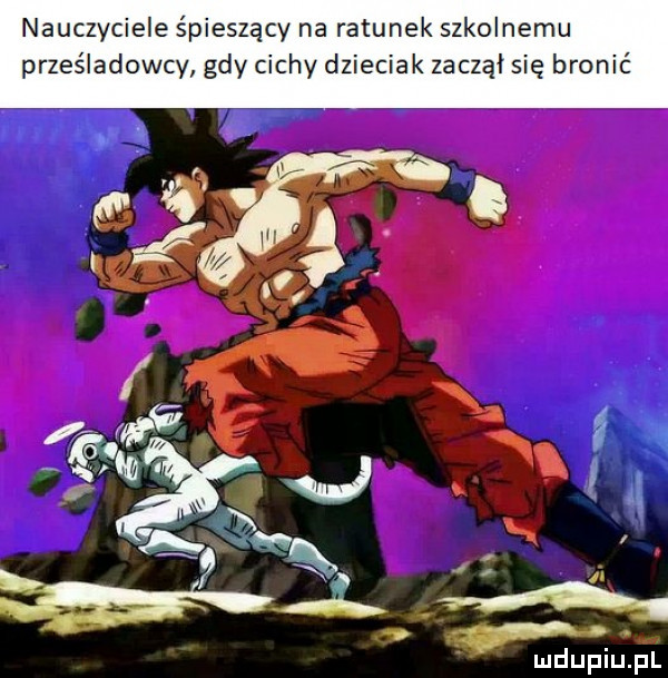 nauczyciele śpieszący na ratunek szkolnemu prześladowcy gdy cichy dzieciak zaczął się bronić