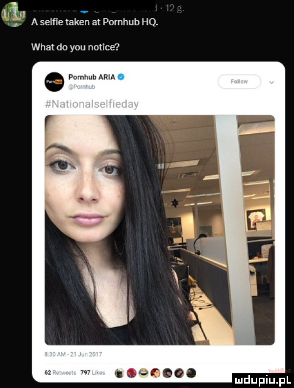 ł         a selﬁe token at pornhub hq. wiat do y-u notice pmrnhub aria