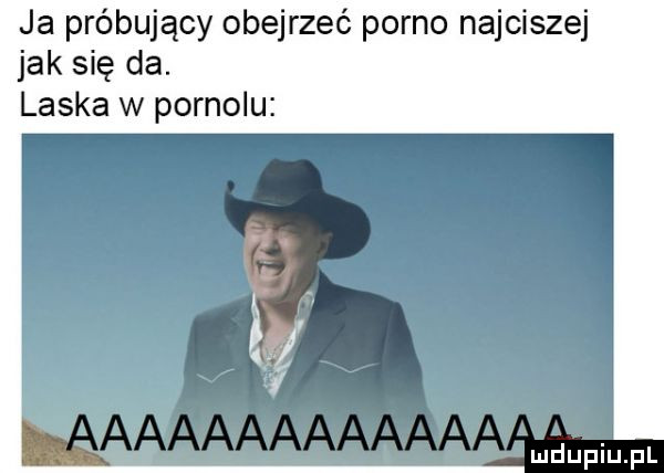 ja próbujący obejrzeć porno najciszej jak się da. laska w pornolu