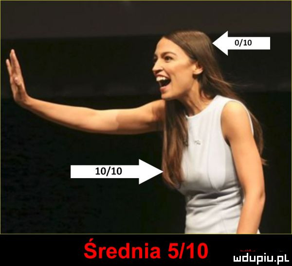 średnia      m