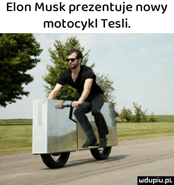 egon munk prezentuje nowy motocykl tesli. ludu iu. l